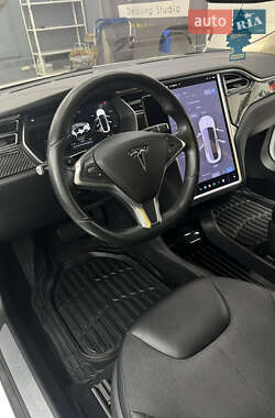 Лифтбек Tesla Model S 2015 в 