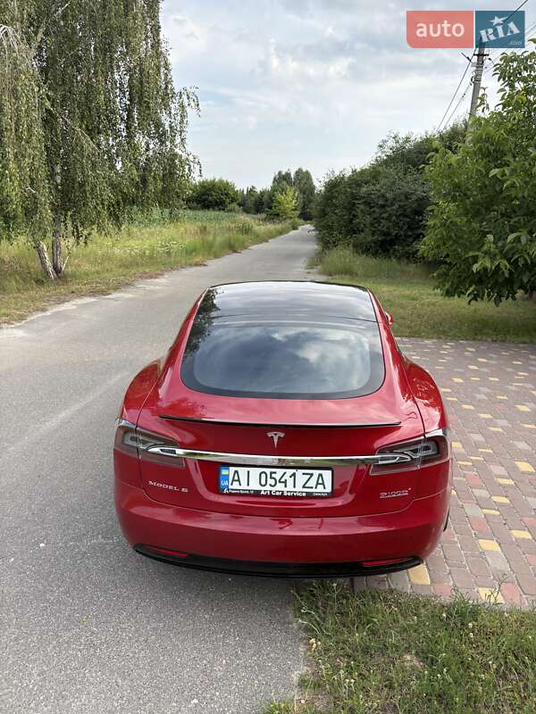 Лифтбек Tesla Model S 2018 в Киеве