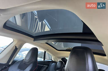 Лифтбек Tesla Model S 2014 в 