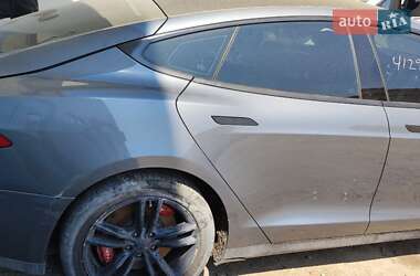 Ліфтбек Tesla Model S 2014 в 