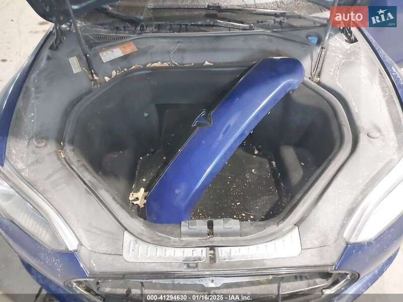 Лифтбек Tesla Model S 2014 в Киеве