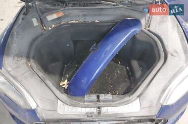 Ліфтбек Tesla Model S 2014 в 