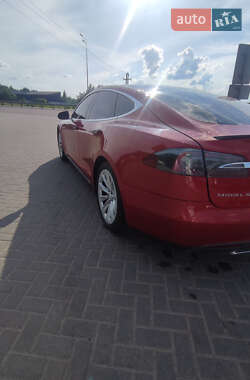 Лифтбек Tesla Model S 2013 в 