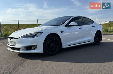 Ліфтбек Tesla Model S 2017 в Рівному