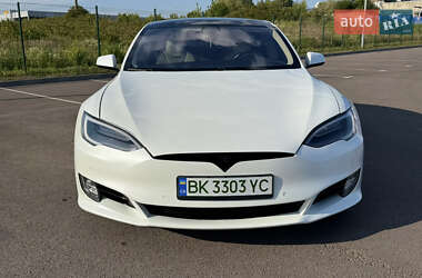 Ліфтбек Tesla Model S 2017 в Рівному
