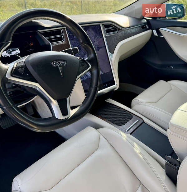 Ліфтбек Tesla Model S 2017 в Рівному