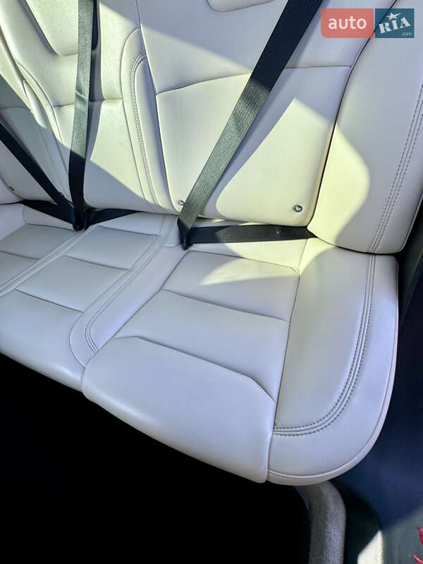 Ліфтбек Tesla Model S 2017 в Рівному