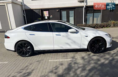 Ліфтбек Tesla Model S 2015 в Києві