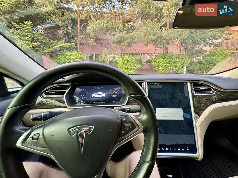 Ліфтбек Tesla Model S 2015 в Мукачевому