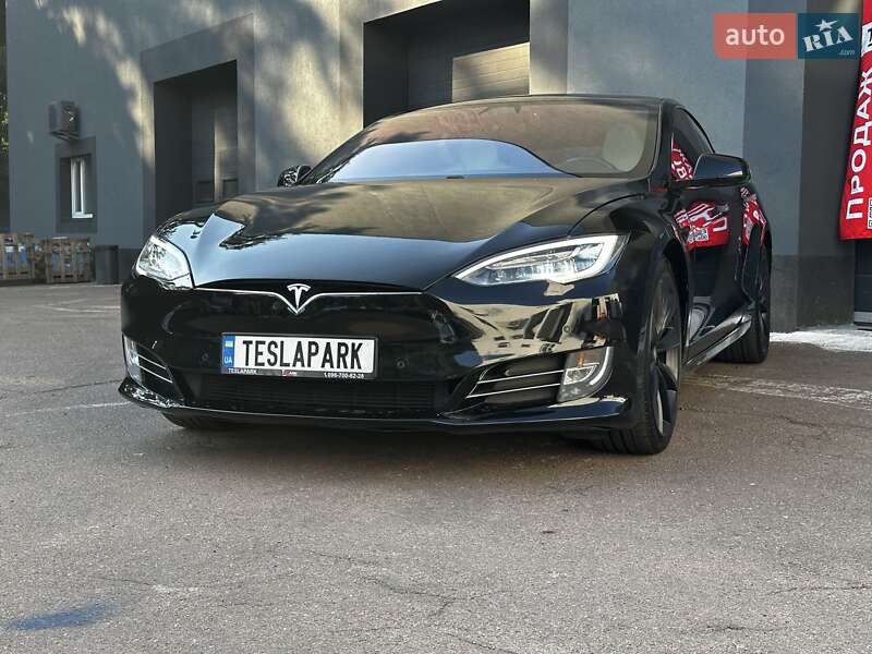 Лифтбек Tesla Model S 2020 в Киеве