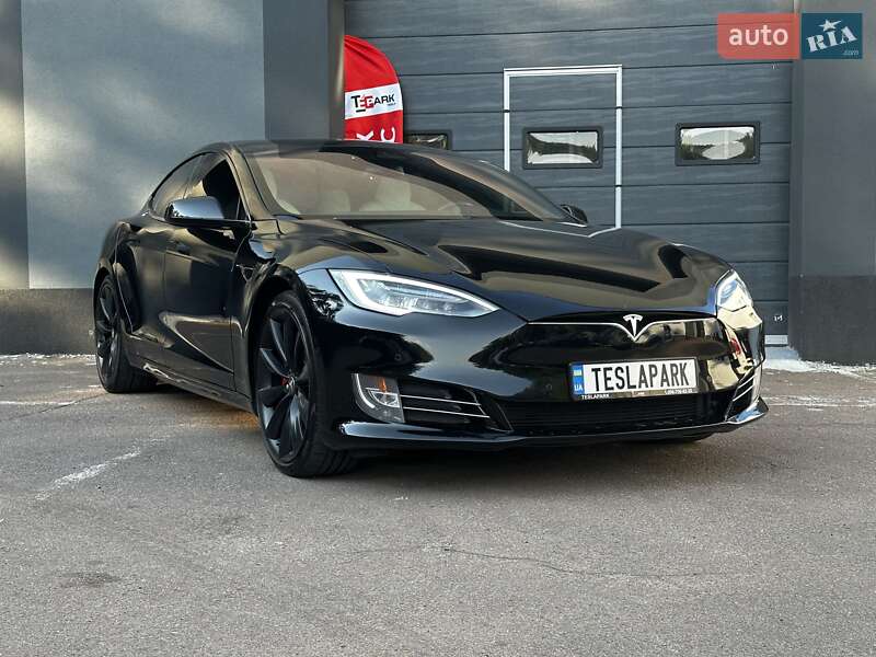 Лифтбек Tesla Model S 2020 в Киеве