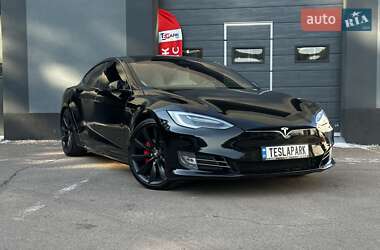 Tesla Model S 2020