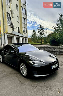 Лифтбек Tesla Model S 2016 в Львове