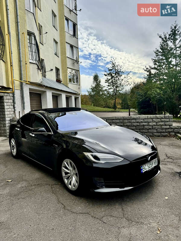Tesla Model S 2016