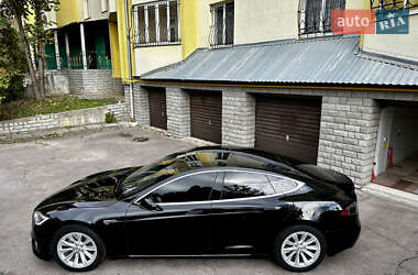 Лифтбек Tesla Model S 2016 в 