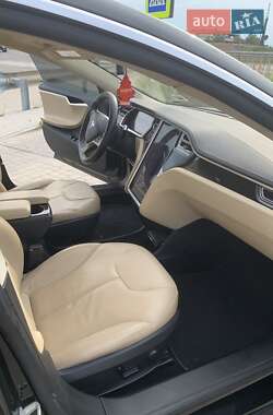 Лифтбек Tesla Model S 2013 в 