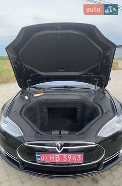 Лифтбек Tesla Model S 2013 в 