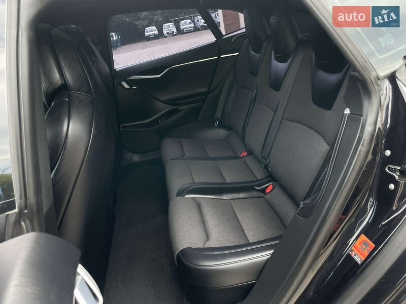 Лифтбек Tesla Model S 2018 в Бердичеве