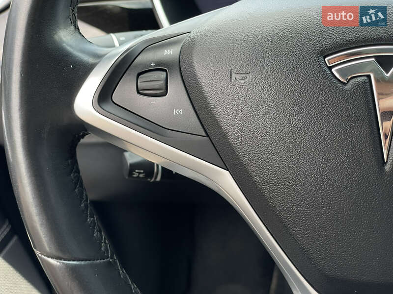 Лифтбек Tesla Model S 2018 в Бердичеве