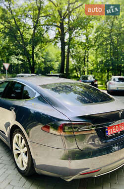 Лифтбек Tesla Model S 2015 в 