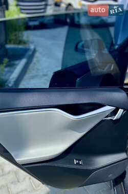 Лифтбек Tesla Model S 2015 в 