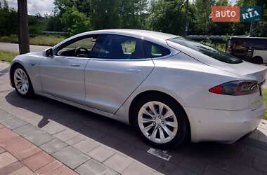 Лифтбек Tesla Model S 2016 в 