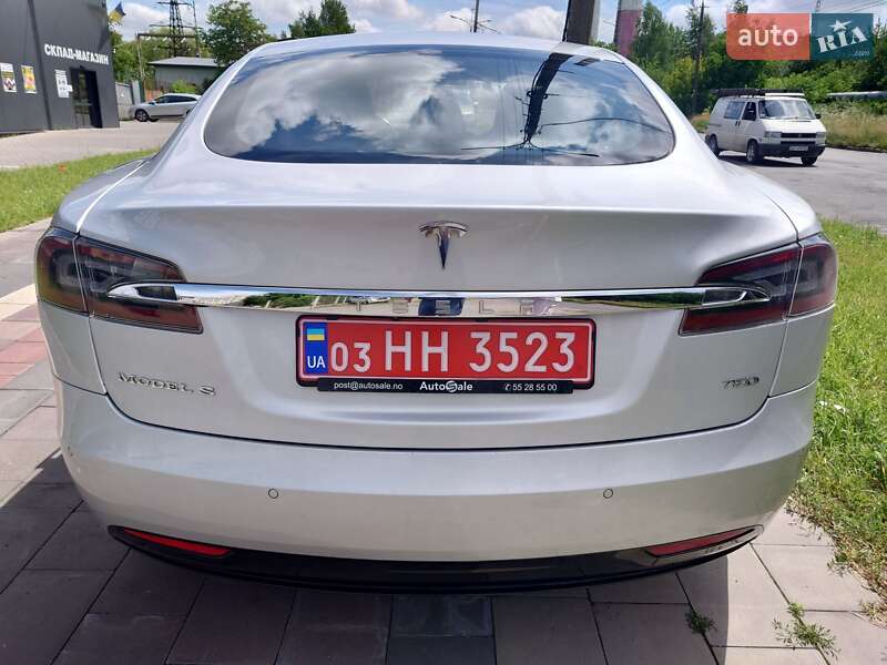 Лифтбек Tesla Model S 2016 в Луцке