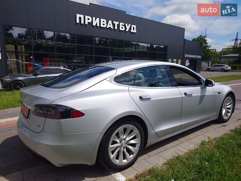 Лифтбек Tesla Model S 2016 в Луцке