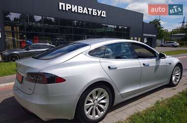 Лифтбек Tesla Model S 2016 в 