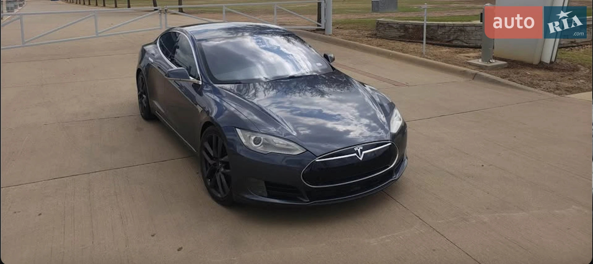 2015 Tesla Model S - фото 1