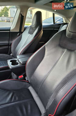 Лифтбек Tesla Model S 2013 в 