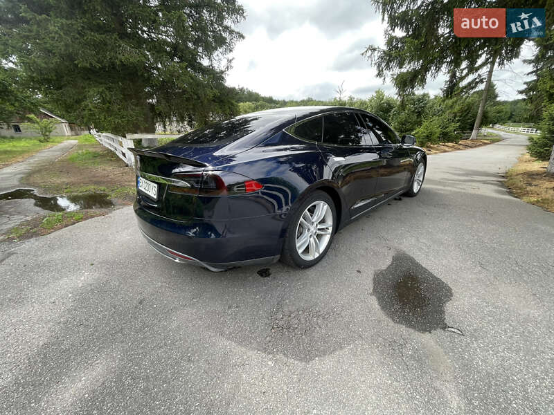 Лифтбек Tesla Model S 2013 в Любаре