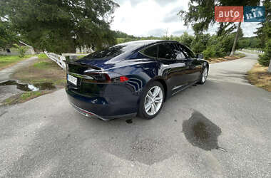 Ліфтбек Tesla Model S 2013 в 