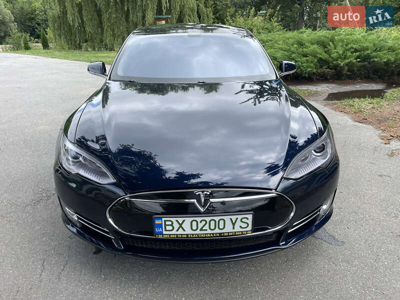 Лифтбек Tesla Model S 2013 в Любаре