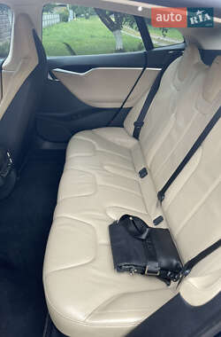 Ліфтбек Tesla Model S 2013 в 