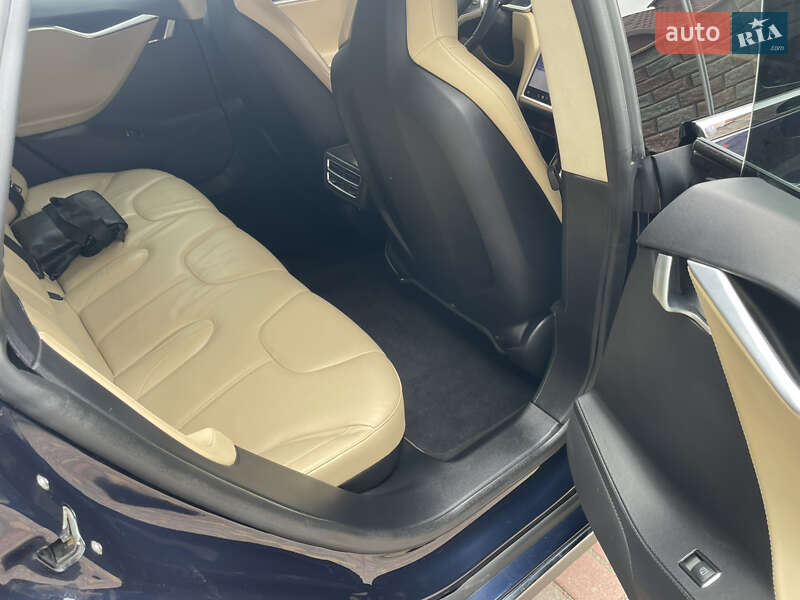 Лифтбек Tesla Model S 2013 в Любаре
