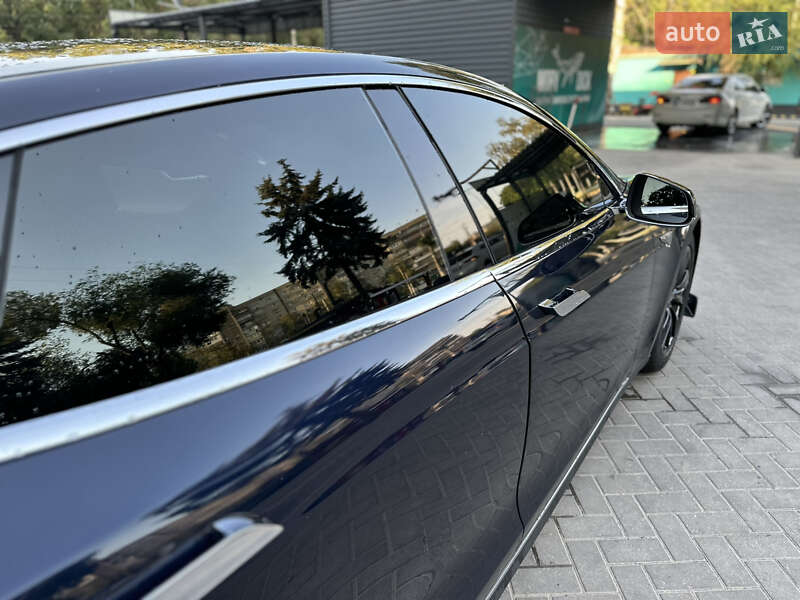 Ліфтбек Tesla Model S 2014 в Запоріжжі