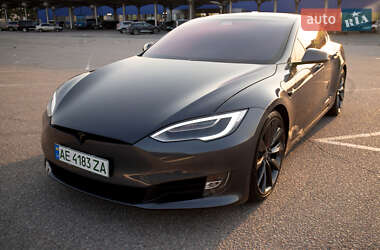 Ліфтбек Tesla Model S 2017 в 