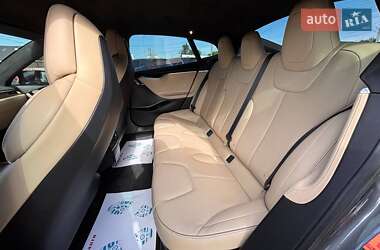 Ліфтбек Tesla Model S 2017 в 
