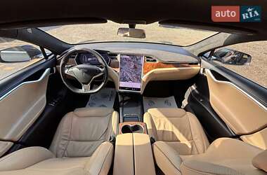 Ліфтбек Tesla Model S 2017 в 