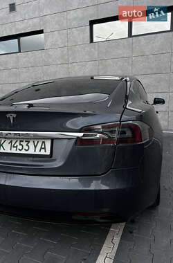 Лифтбек Tesla Model S 2016 в 