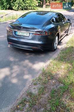 Лифтбек Tesla Model S 2015 в 