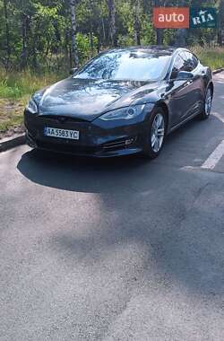 Tesla Model S 2015