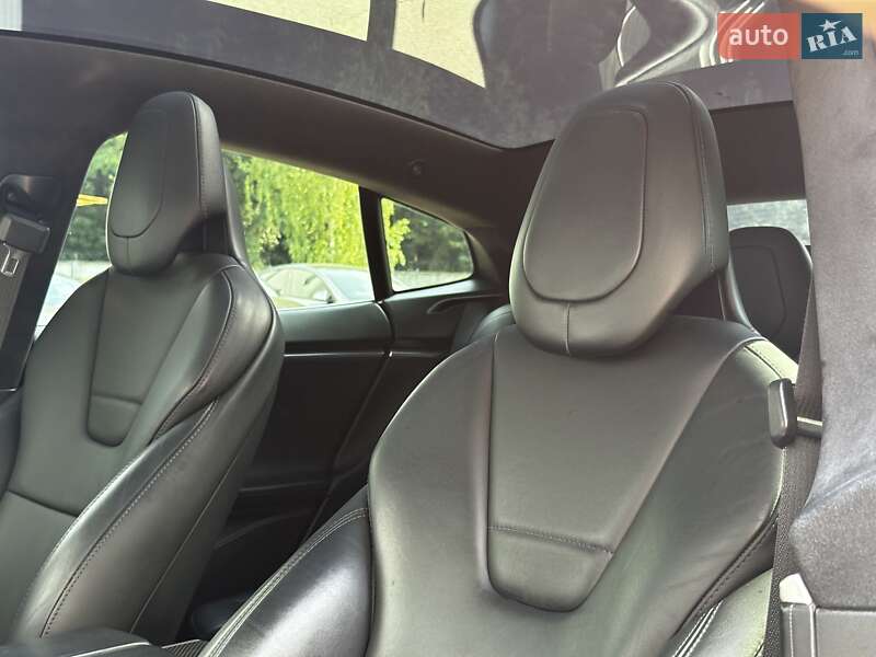 Ліфтбек Tesla Model S 2017 в Києві