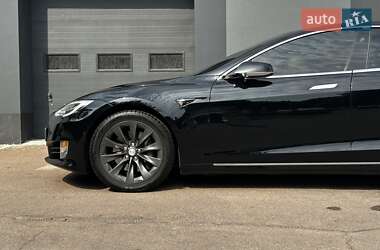 Лифтбек Tesla Model S 2017 в 