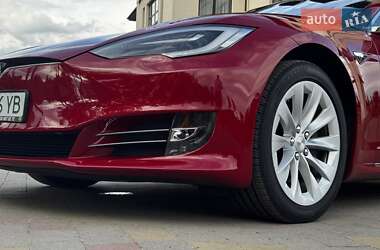 Ліфтбек Tesla Model S 2019 в 