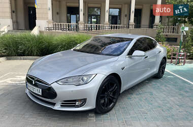 Ліфтбек Tesla Model S 2014 в 