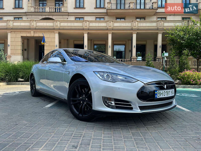 Ліфтбек Tesla Model S 2014 в Одесі