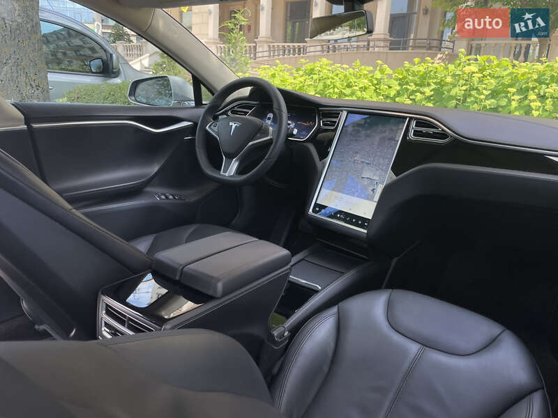 Ліфтбек Tesla Model S 2014 в Одесі