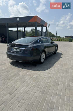 Лифтбек Tesla Model S 2015 в 